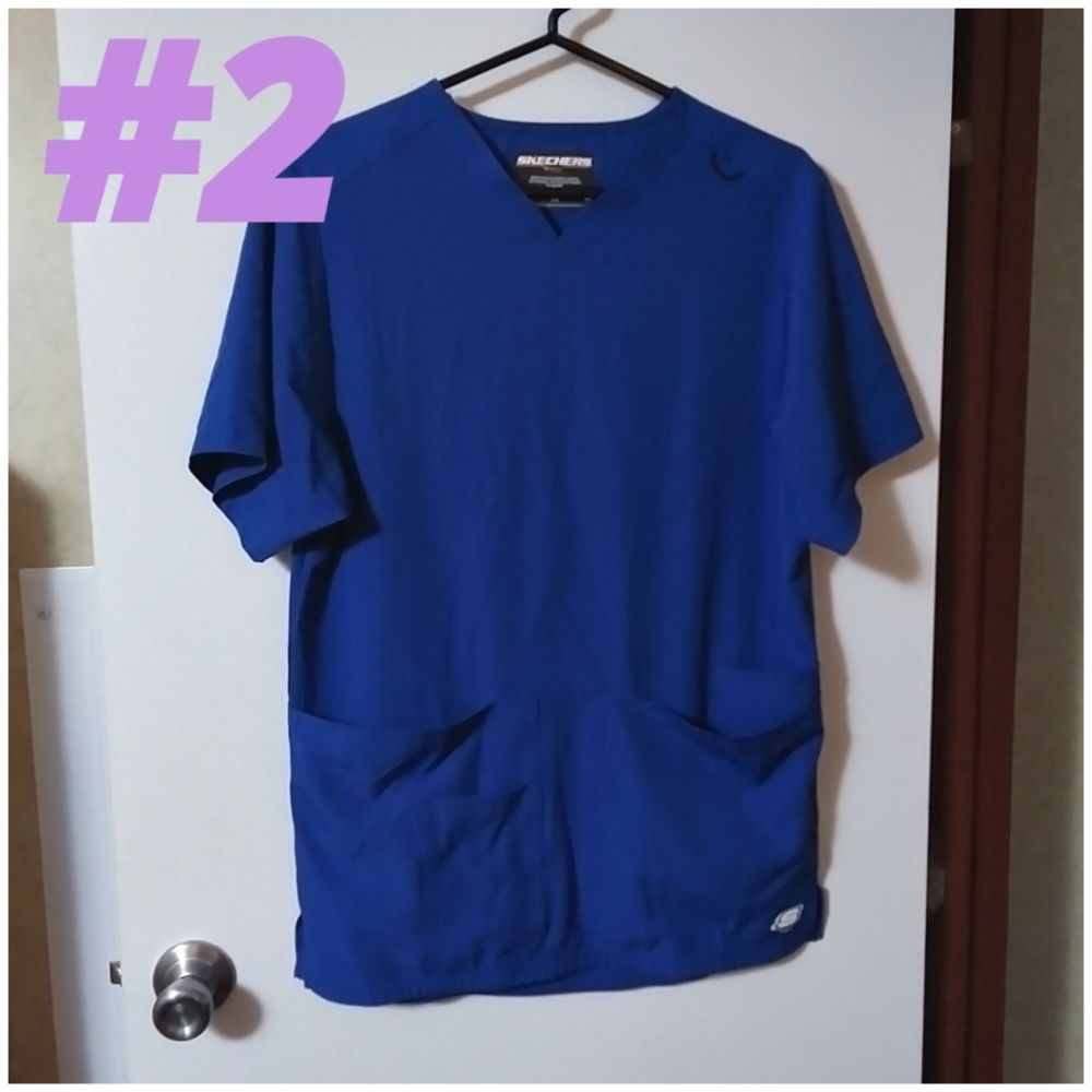 SKECHERS XS Scrub top